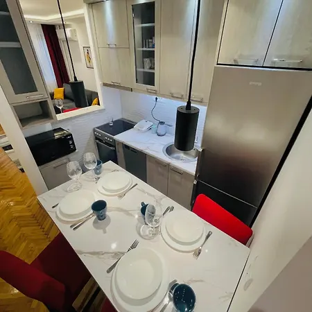 Like Apartment *