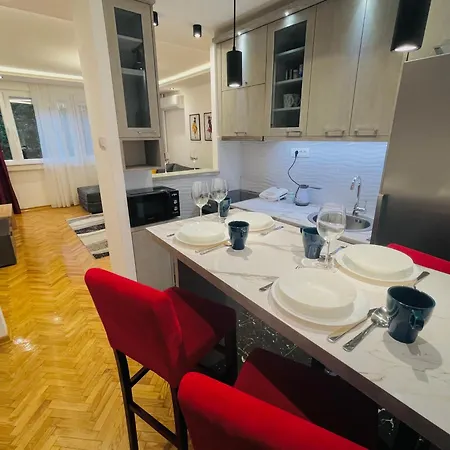 Like Apartment *